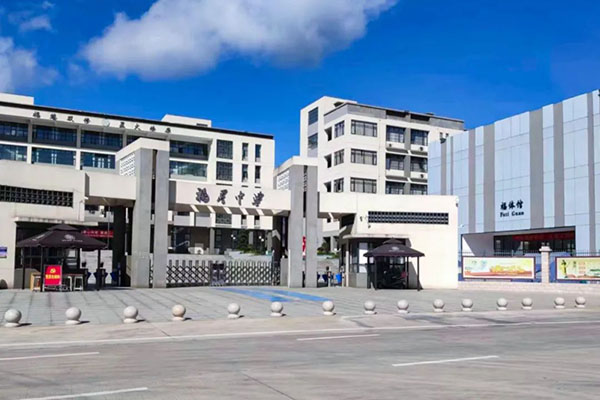 河源市福星中學(xué)多功能廳采用爵士龍雙12寸線陣音箱系統(tǒng)